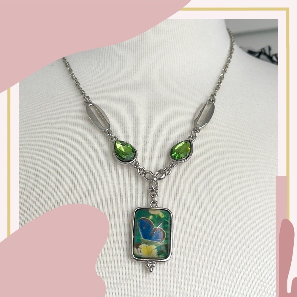 💕Beautiful Vintage Butterfly Pendent Necklace💕 - Picture 2 of 4